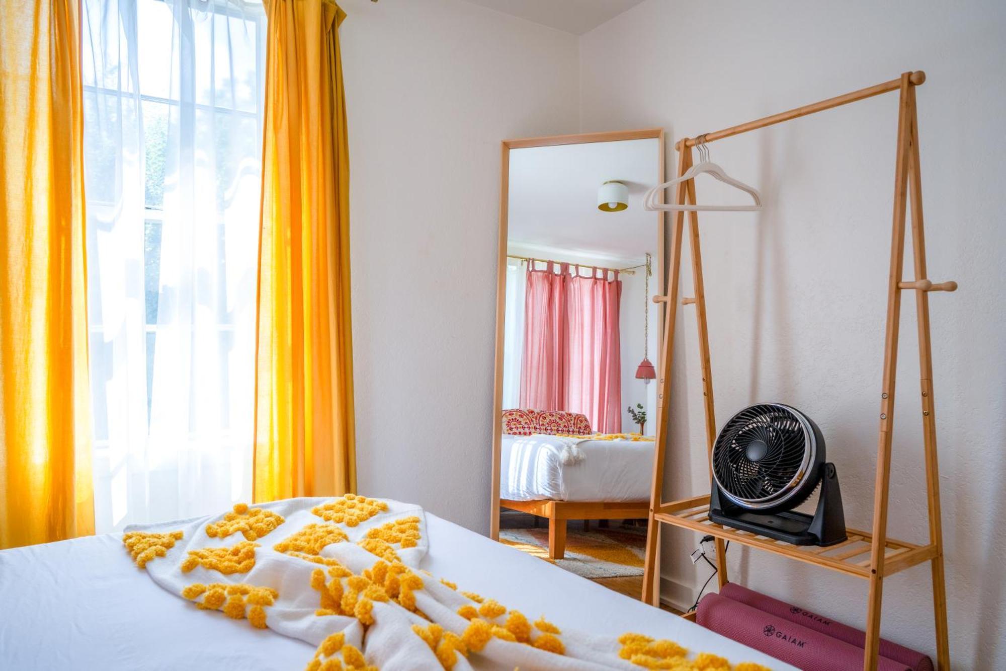 Stylish, Artsy Bungalow Central Eastside Austin Ngoại thất bức ảnh