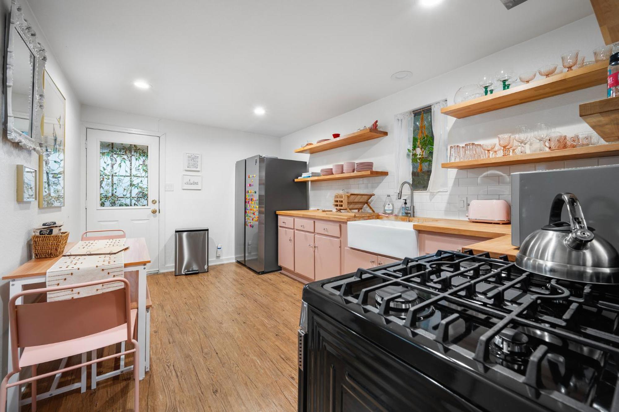 Stylish, Artsy Bungalow Central Eastside Austin Ngoại thất bức ảnh