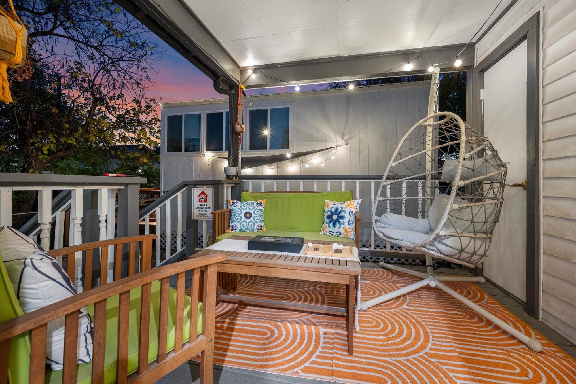 Stylish, Artsy Bungalow Central Eastside Austin Ngoại thất bức ảnh