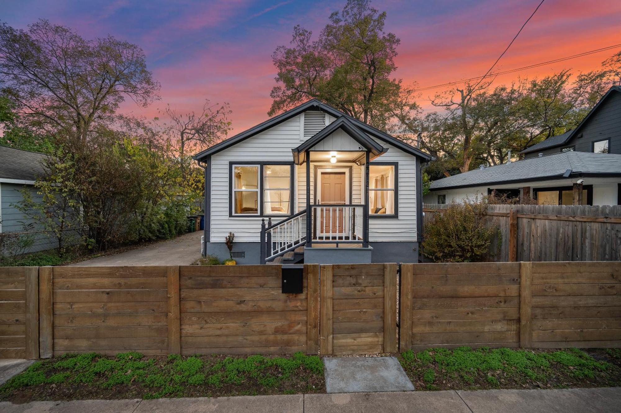 Stylish, Artsy Bungalow Central Eastside Austin Ngoại thất bức ảnh