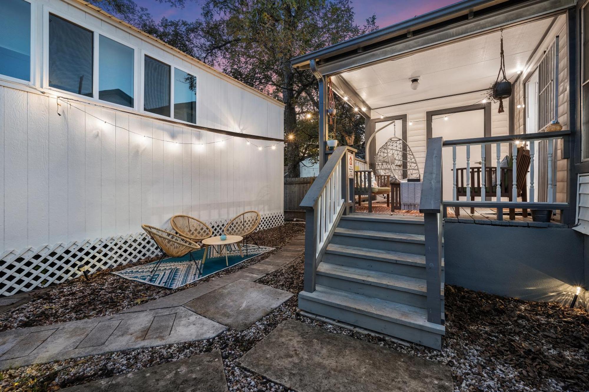 Stylish, Artsy Bungalow Central Eastside Austin Ngoại thất bức ảnh